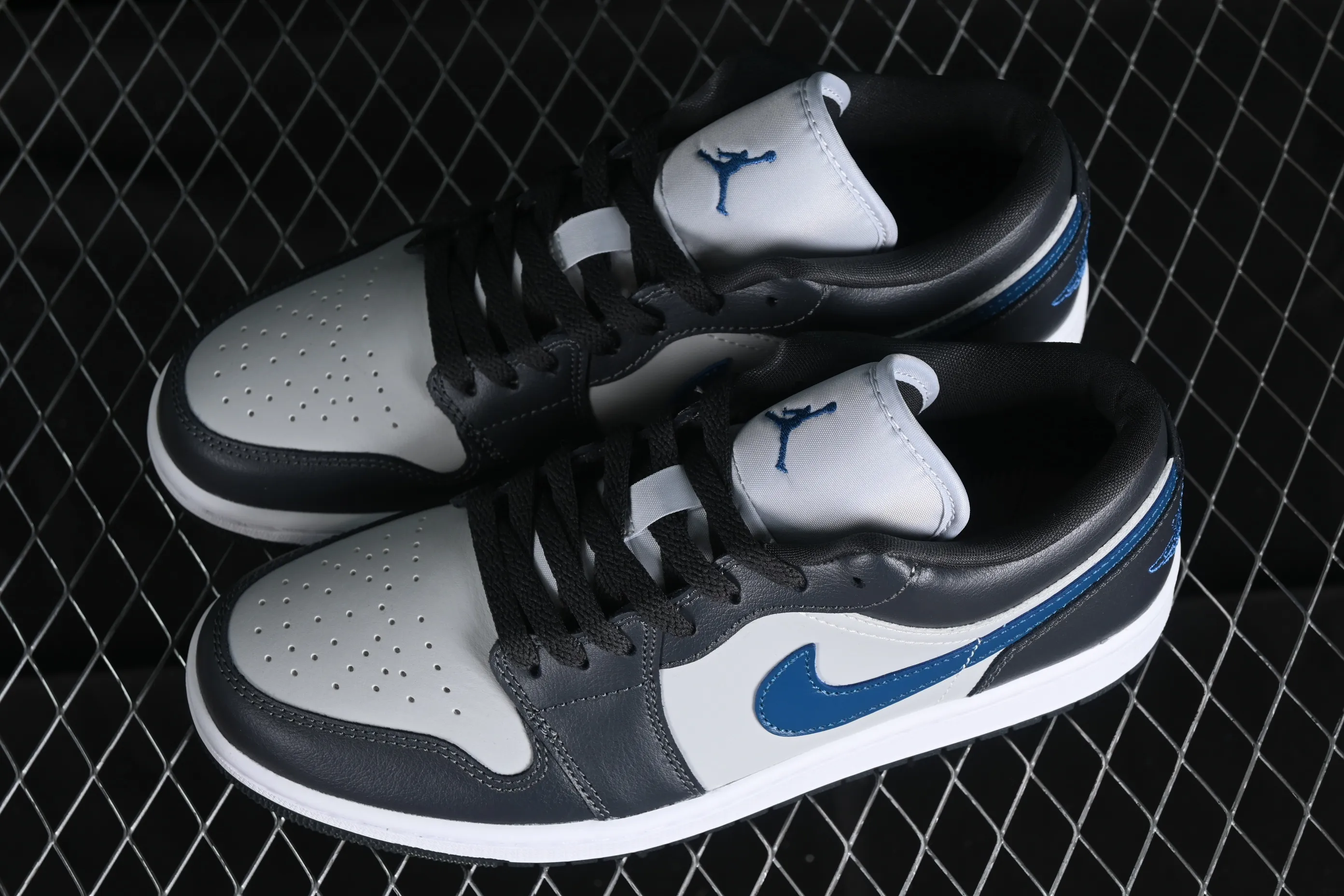 All categories Air Jordan Jordan series basketball shoes Air Jordan 1 Low G version pure original Air Jordan 1 Low AJ1 Joe 1 black gray blue hook low-top cultural basketball shoes DC0774-040